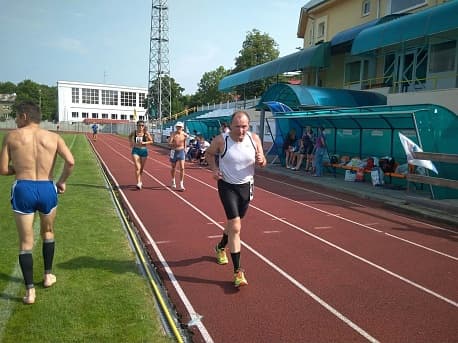 Забег Открытое первенство Молодечненского района по марафону и 12-ти часовому бегу на стадионе